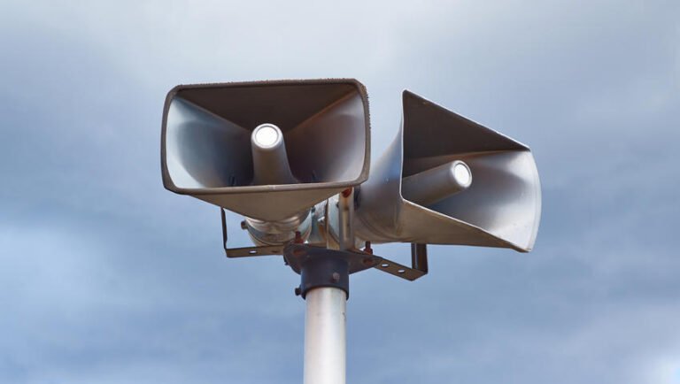 Głośna próba syren alarmowych